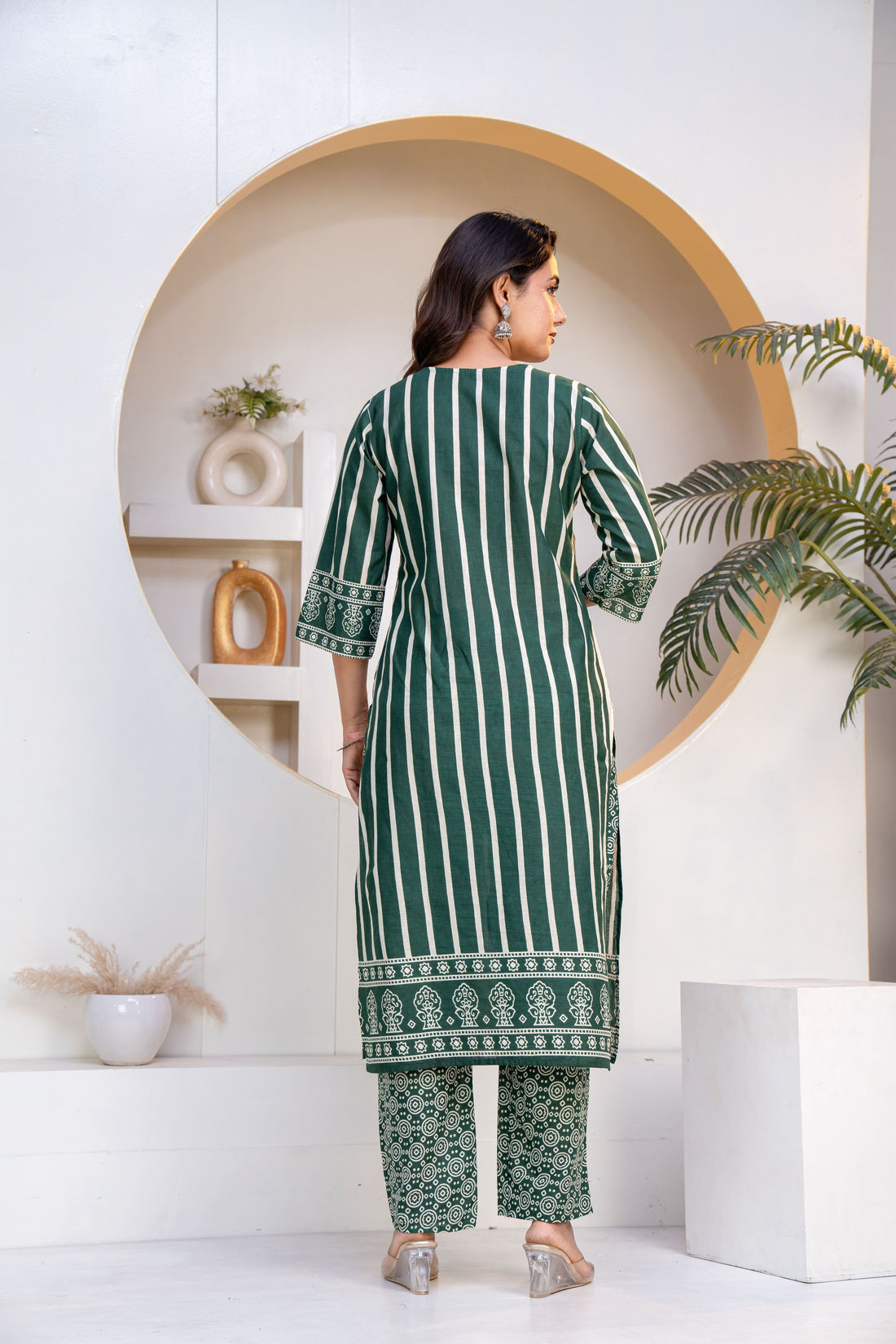 Women's Printed 3-Piece Unstitched Suit – Emerald Green & Ivory