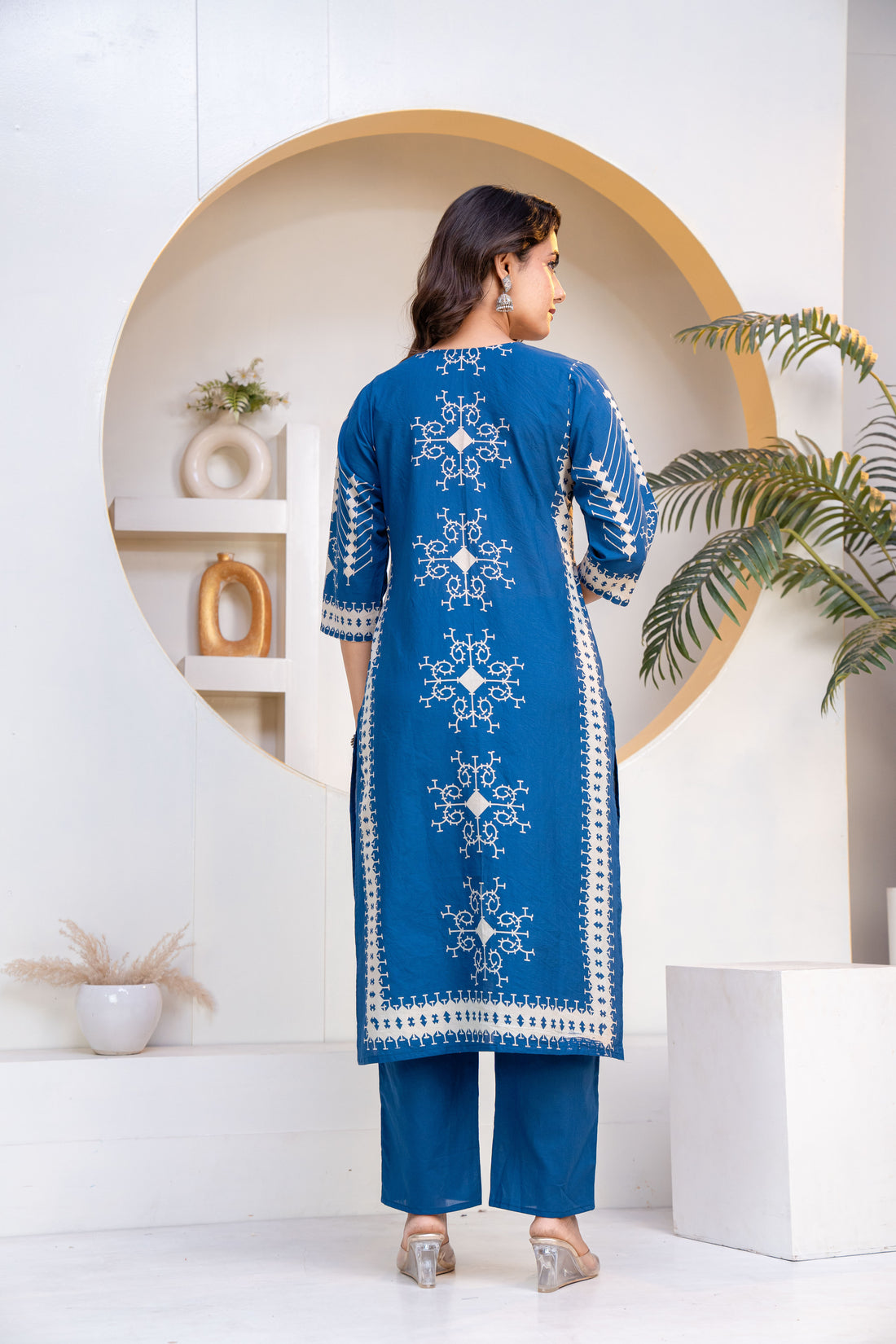 Women's Printed 3-Piece Unstitched Suit – Royal Blue & White