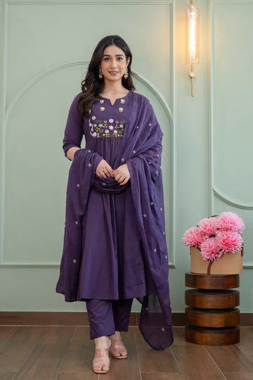 Graceful Purple Embroidered Kurta Set with Dupatta for Women