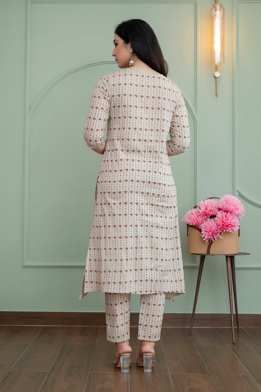 Beige & Maroon Paisley Printed Kurta Set with Dupatta – Classic Grace for Every Occasion